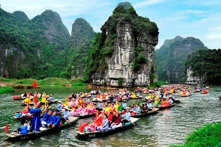 du-lich-ninh-binh-mua-xuan-1-1771945069.jpg