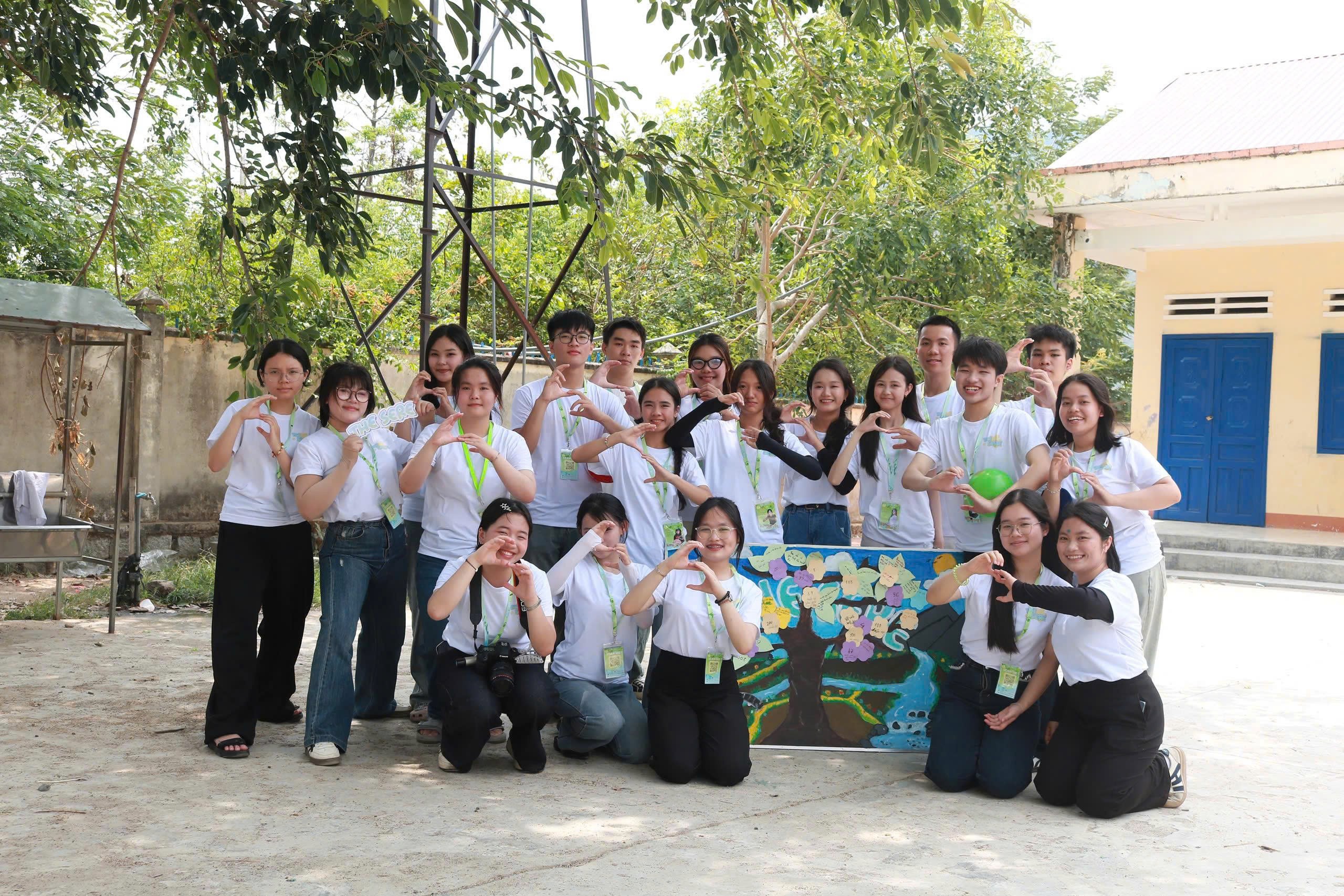 nhom-1777192308.jpg