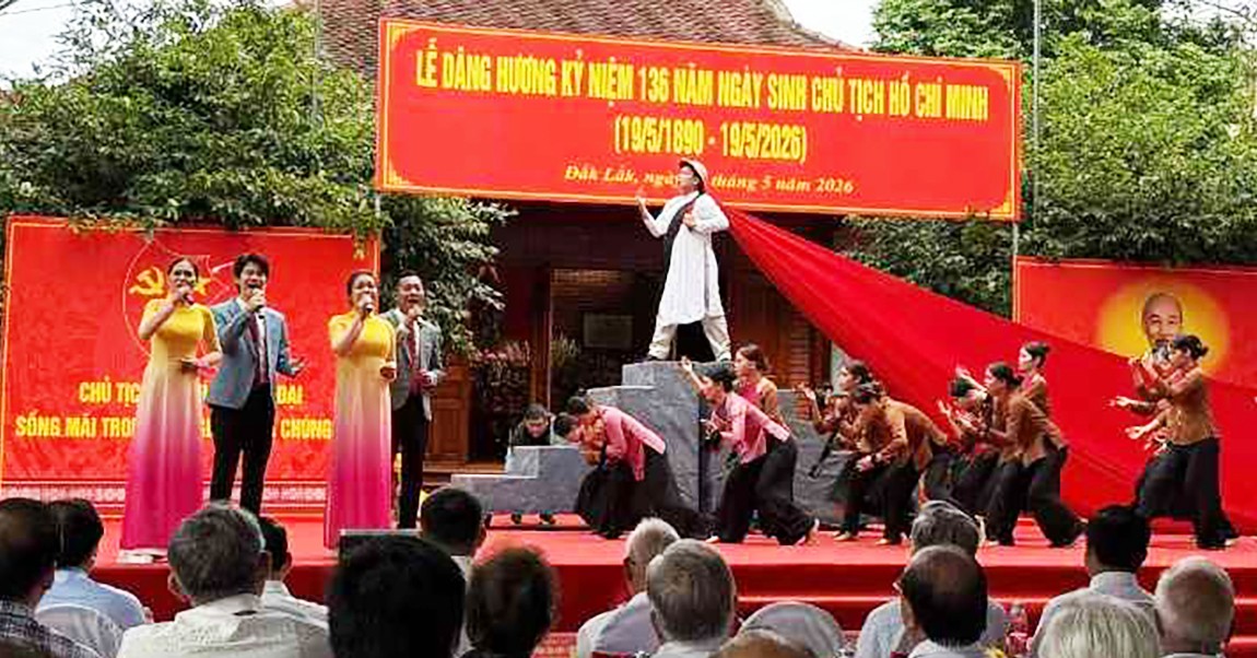 van-nghe-chao-mung-1779185594.jpg