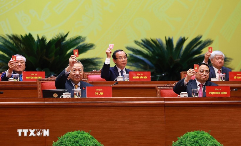 dai-hoi-dang-xiv-tiep-tuc-phien-thao-luan-tai-hoi-truong-ve-cac-van-kien-dai-hoi-8544031-1768993357.jpg