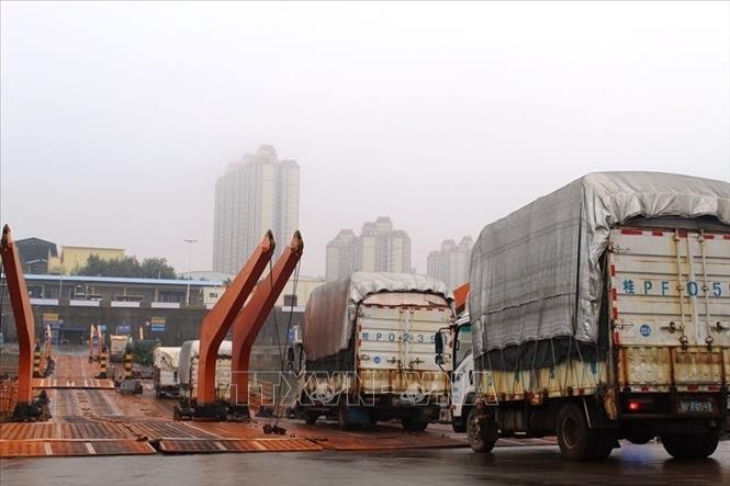 vna-potal-quang-ninh3-khoi-phuc-thong-quan-tai-cua-khau-quoc-te-mong-cai-stand-1641805947.jpeg