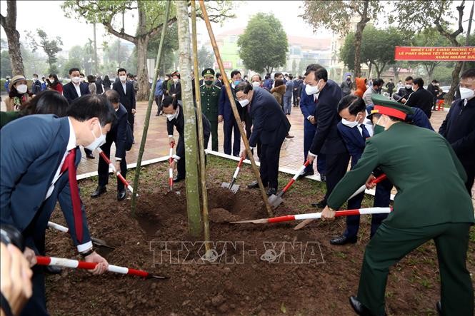 vna-potal-nam-dinh-tet-trong-cay-doi-doi-nho-on-bac-ho-xuan-nham-dan-2022-stand-1644283634.jpeg