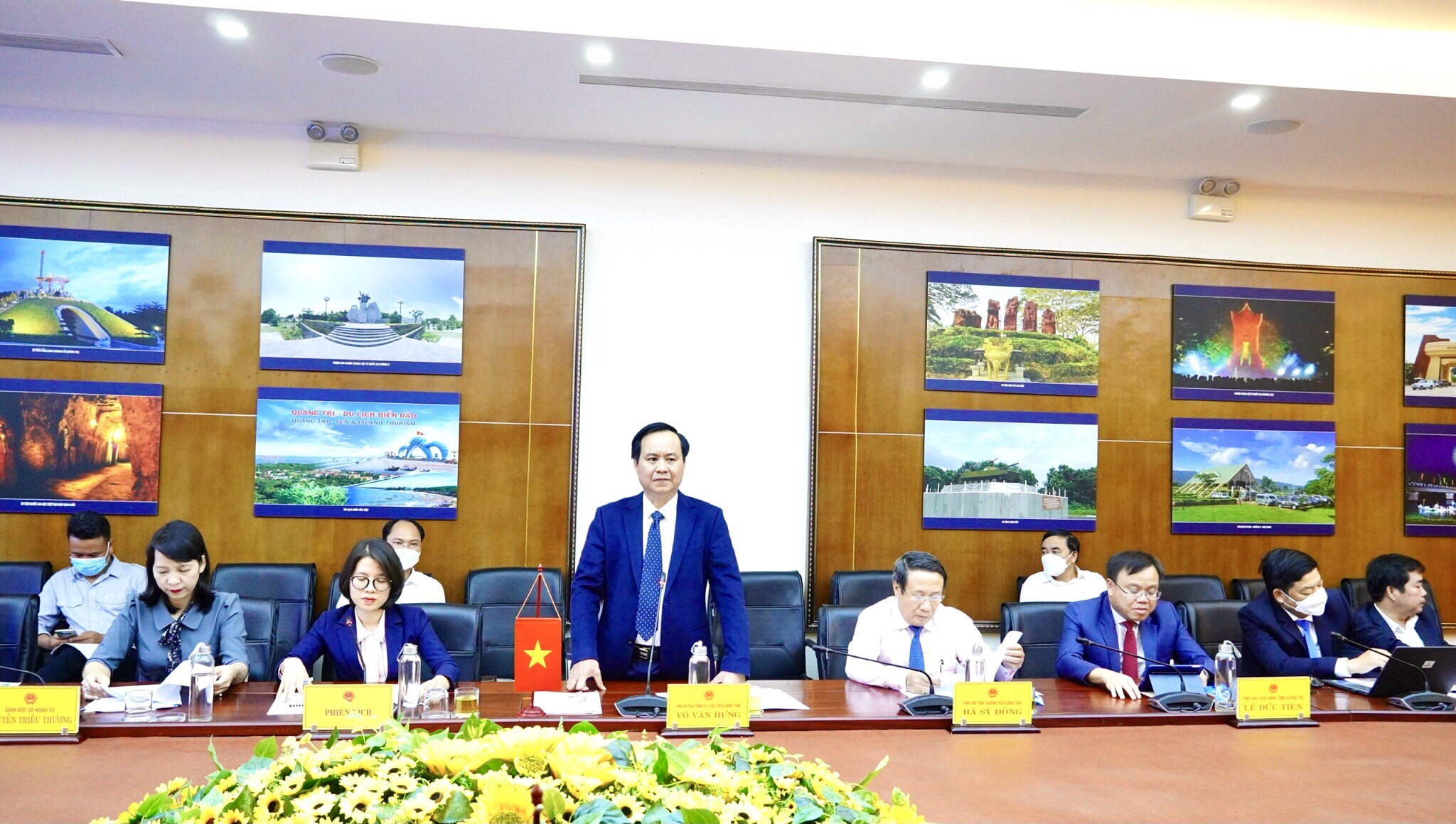 ong-vo-van-hung-chu-tich-tinh-quang-tri-phat-bieu-1650596780.jpg