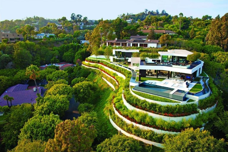 biet-thu-sang-trong-dang-cap-the-gioi-o-beverly-hills-1650955917.jpeg