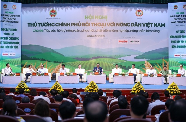 hoi-nghi-thu-tuong-doi-thoai-voi-nong-dan-1653832642.jpg