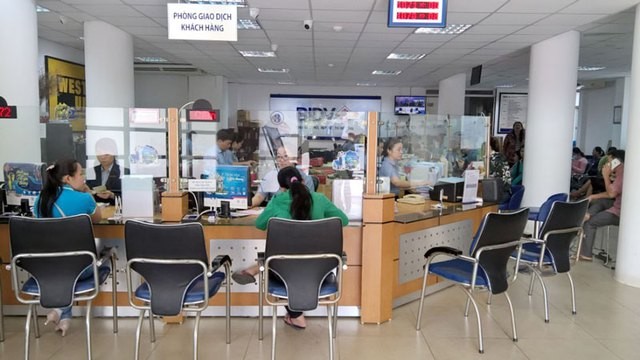 ngan-hang-16546936309271033510679-1654737004.jpg