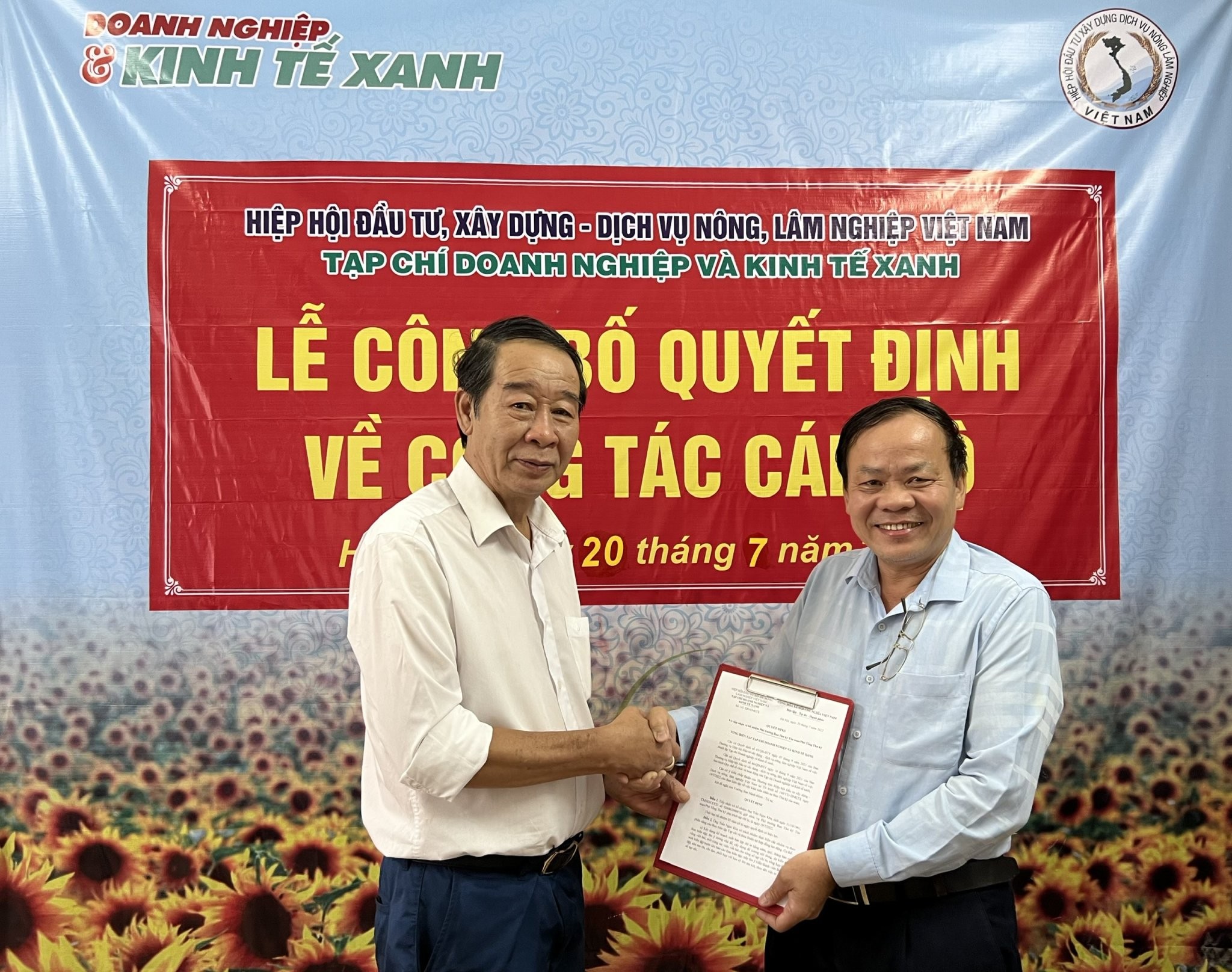 trao-quyet-dinh-1658311042.jpg