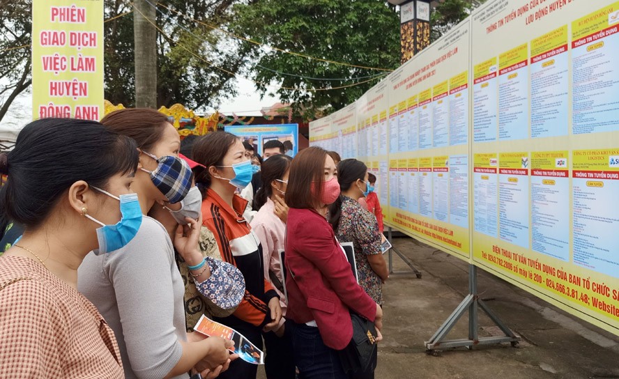 nguoi-lao-dong-tim-hieu-tho-1670744960.jpg