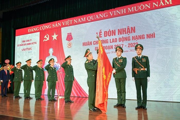 le-trao-huan-chuong-anh-2-1672219784.jpg