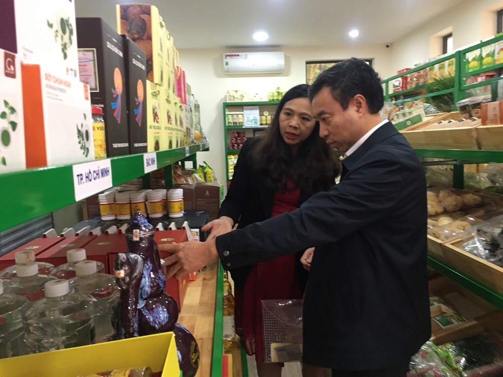 xem-hang-1673074397.jpg