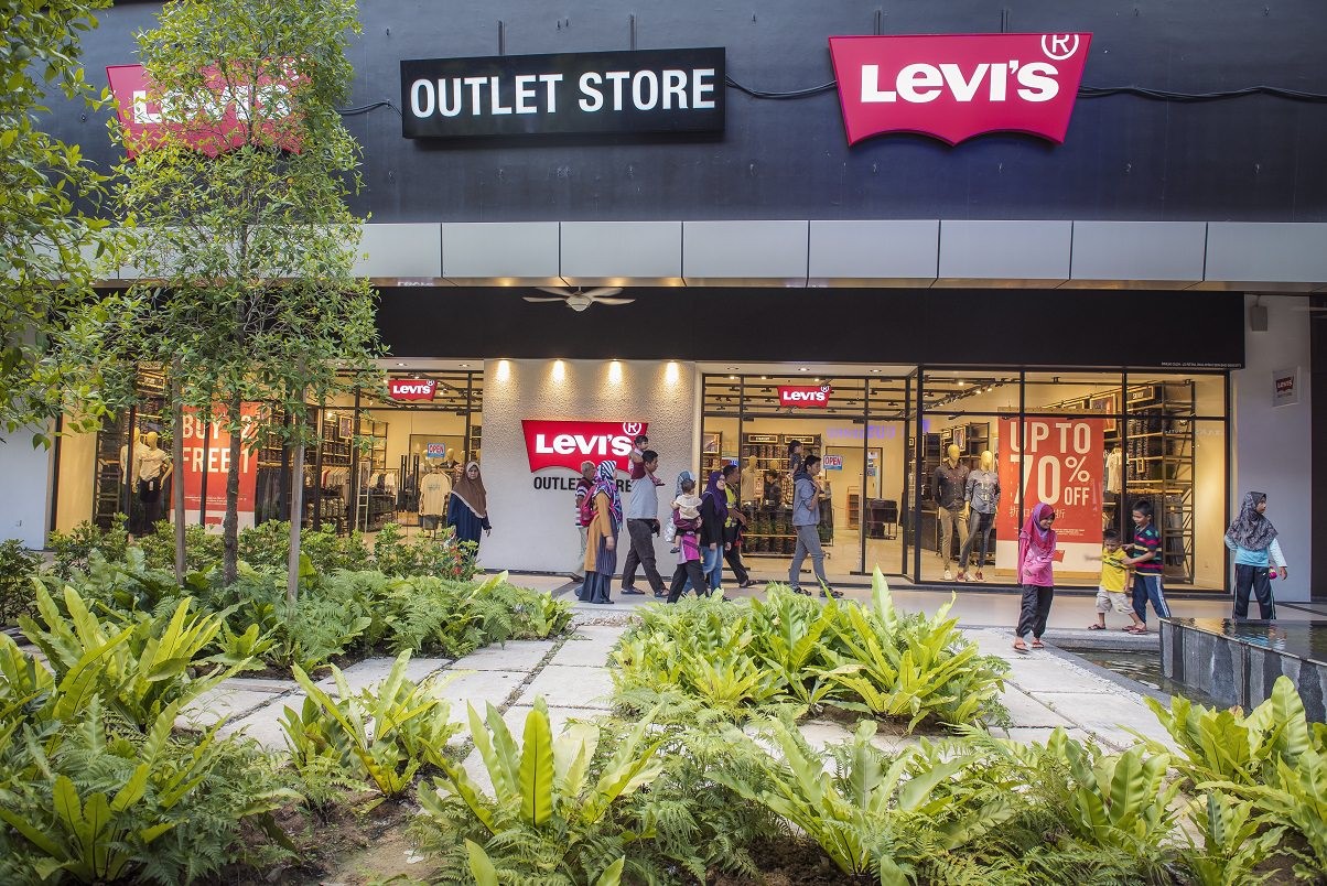 outlet-1675303337.jpg