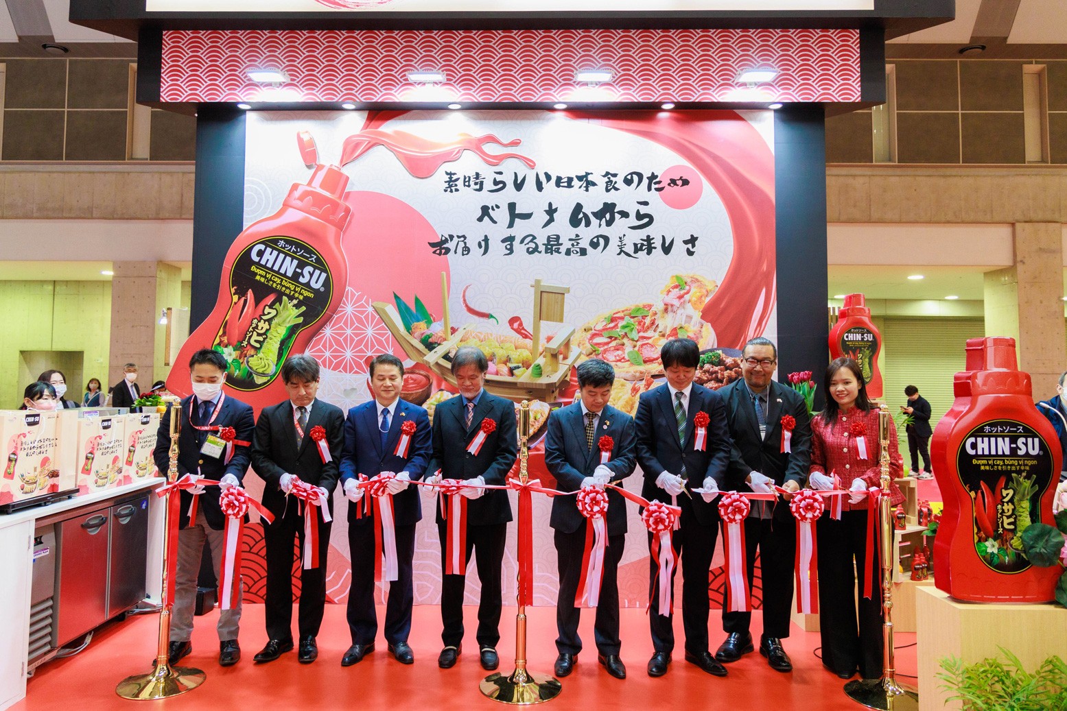 2-le-cat-bang-khai-truong-gian-hang-chin-su-tai-trien-lam-foodex-2023-1678194118.jpg