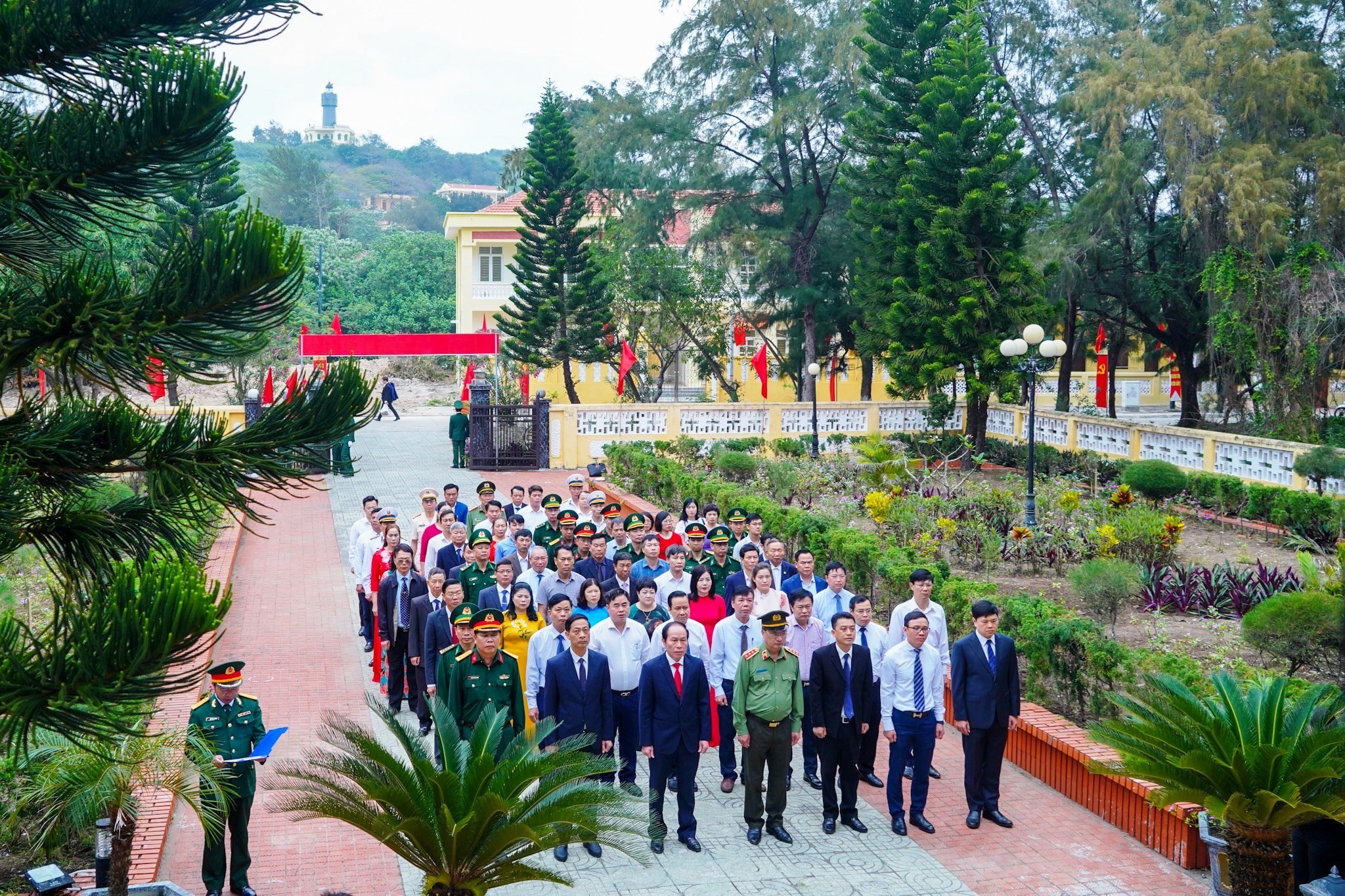 v2-1679806378.jpg