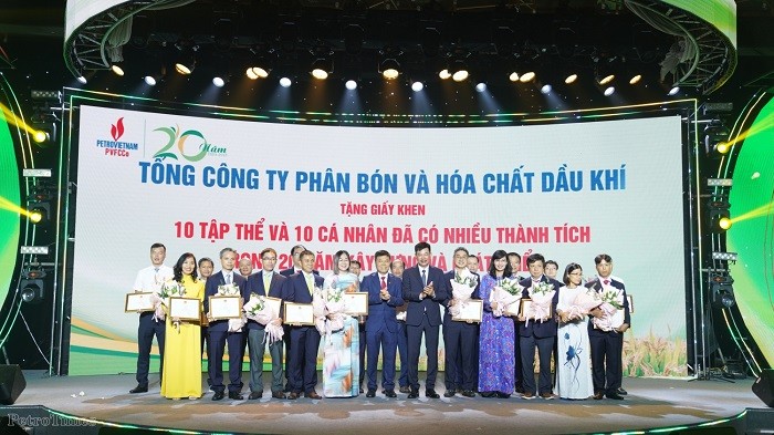20-nam-thanh-lap-1680261690.jpg