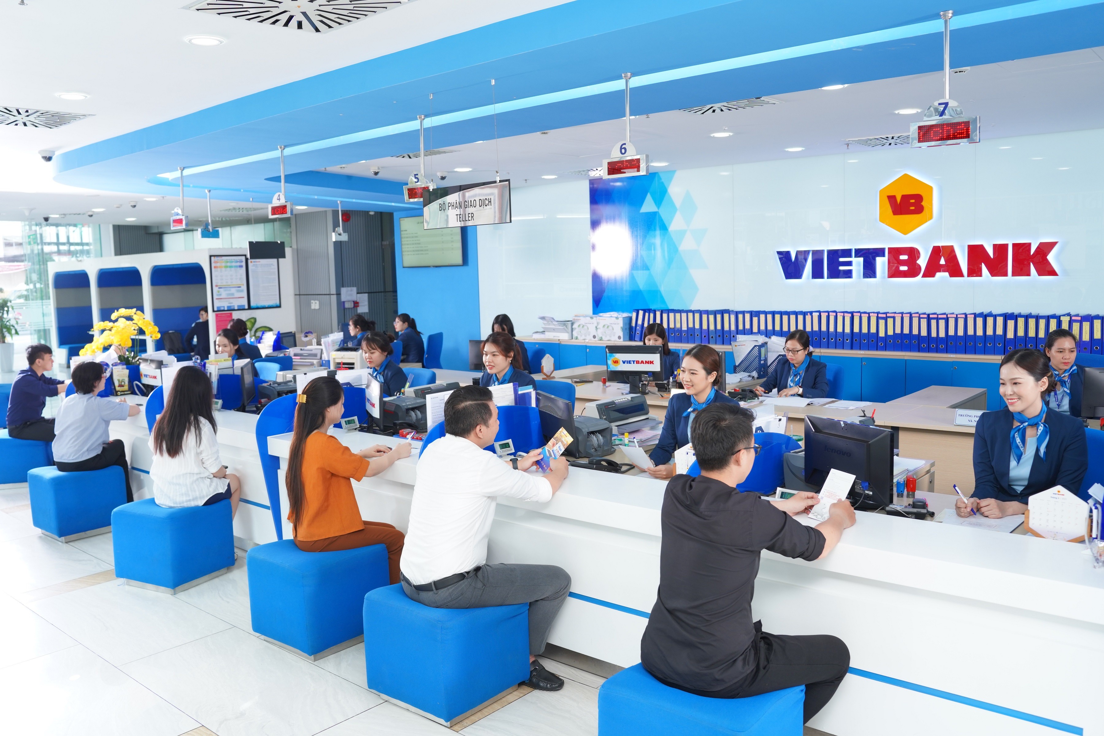 hinh-giao-dich-vietbank-1680568867.JPG