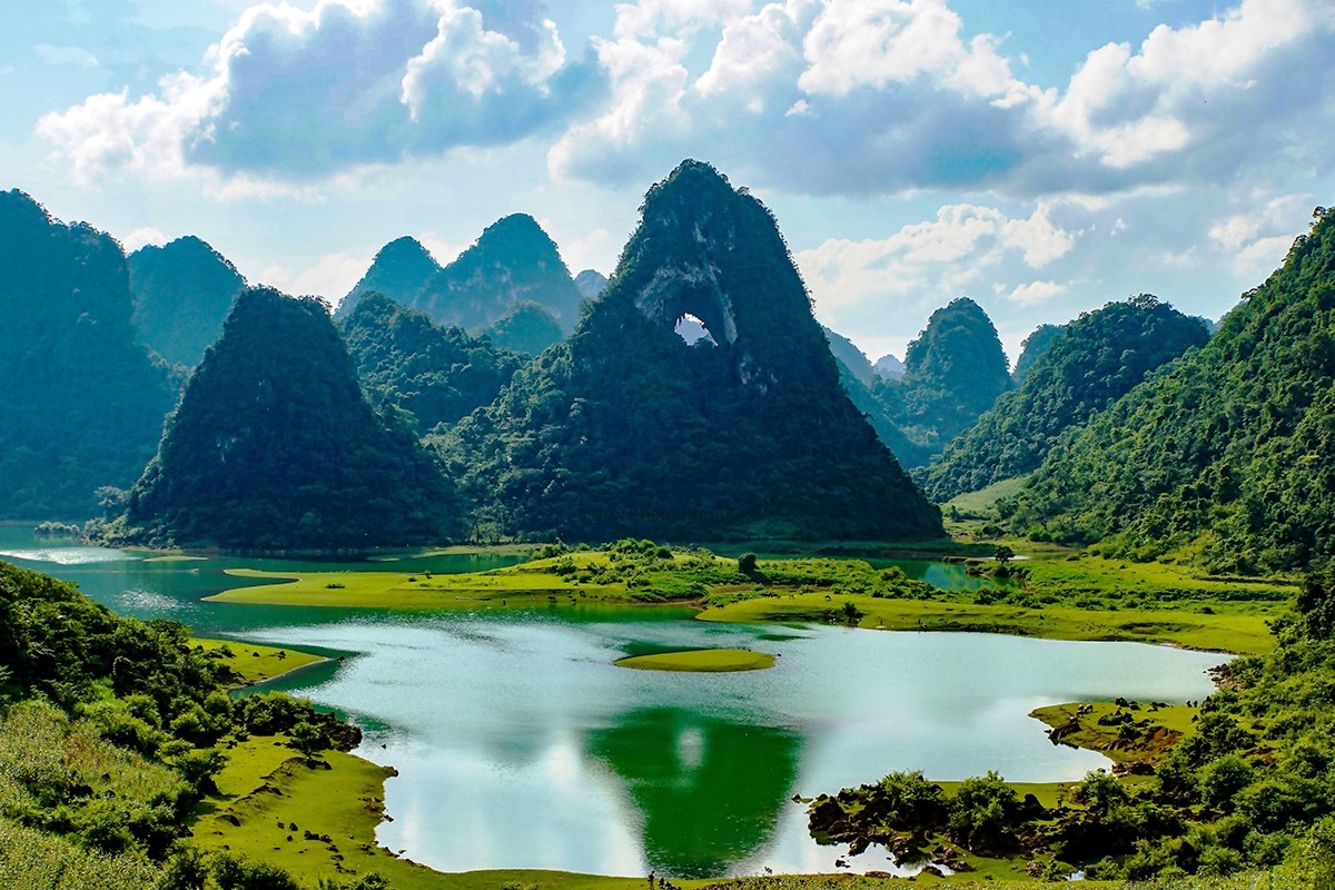 nui-mat-than-nui-thung-nam-tren-dia-ban-xa-quoc-toan-huyen-trung-khanh-tinh-cao-bang-la-mot-thang-canh-dang-la-diem-den-cua-khach-du-li-1681569369.jpg