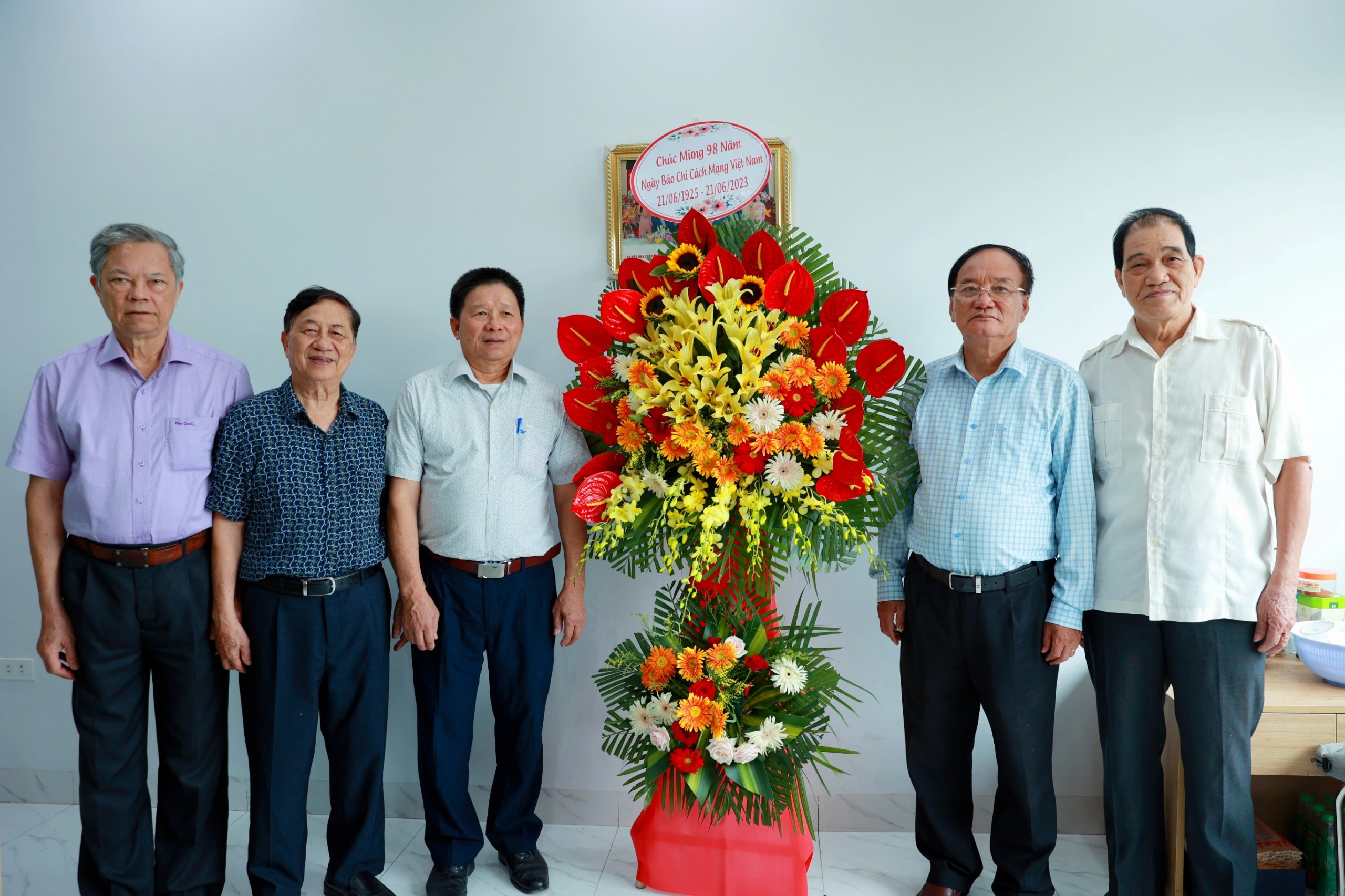 lanh-dao-hh-1687324961.jpg