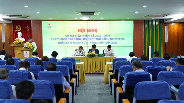 hoi-nghi-1688097987.jpg