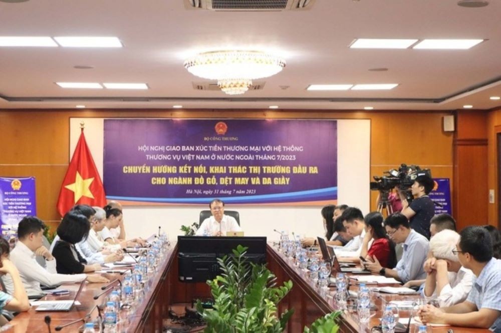 hoi-nghi-1690875265.jpg