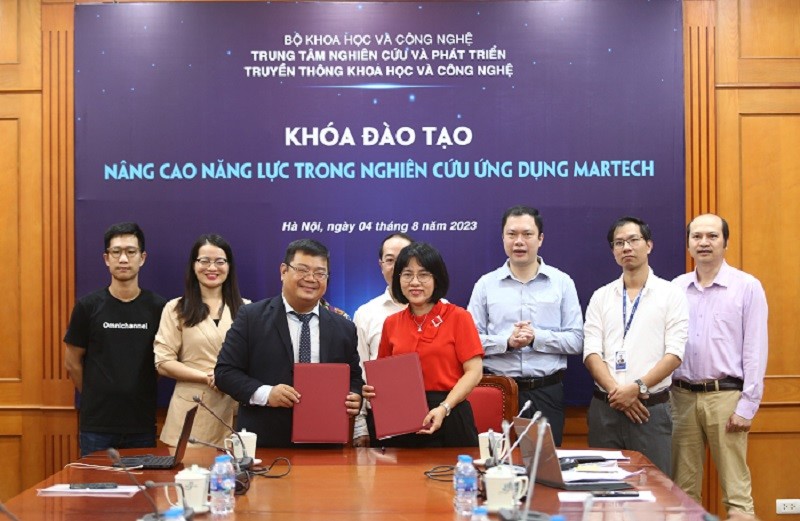 ung-dung-martech-1-1691247484.jpg