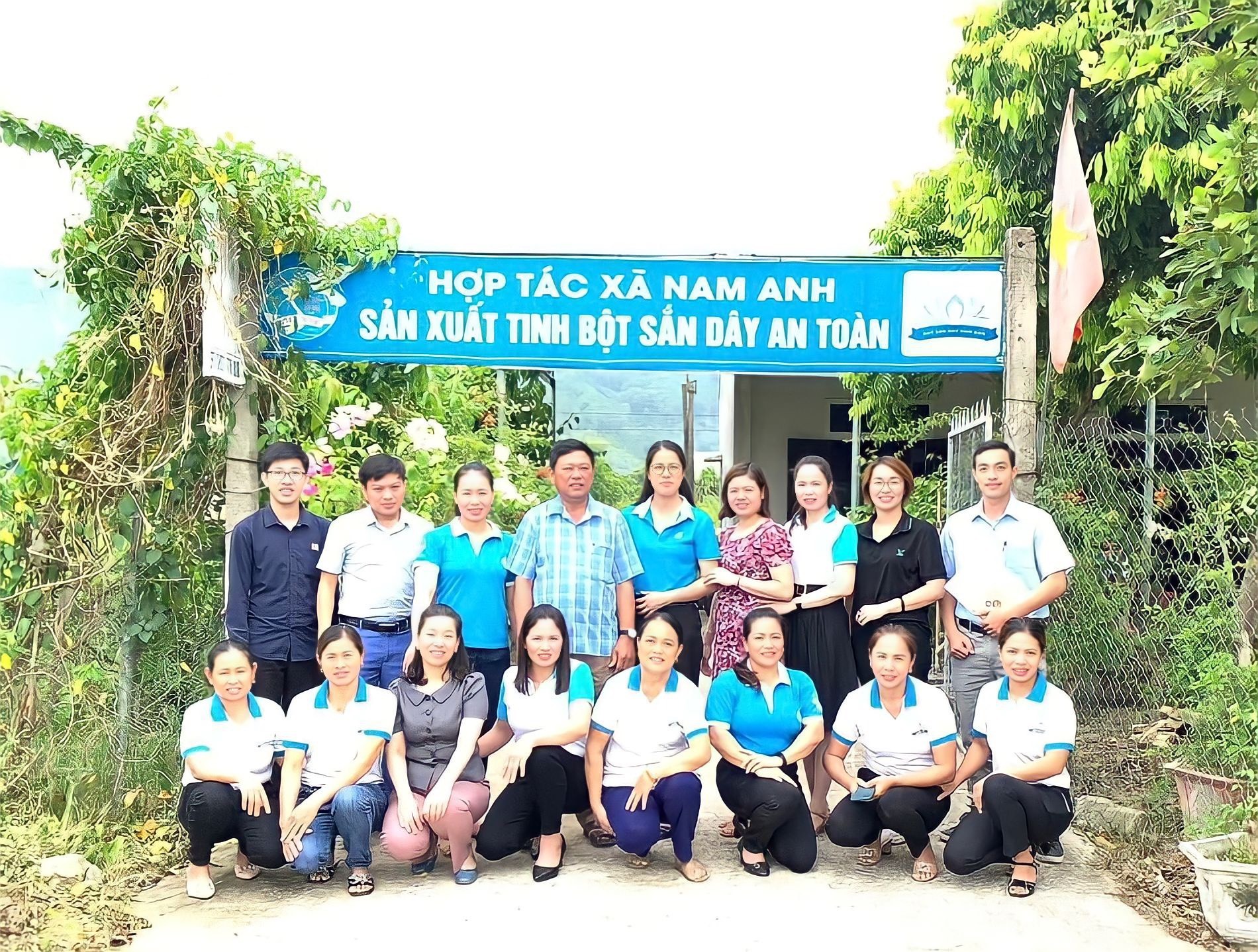 lanh-dao-tw-hoi-lhpnvn-va-hoi-638078351286655143-1692195313.jpg