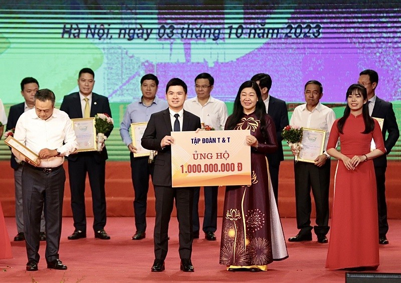 tt-group-ung-ho-anh-2-1696413921.jpg