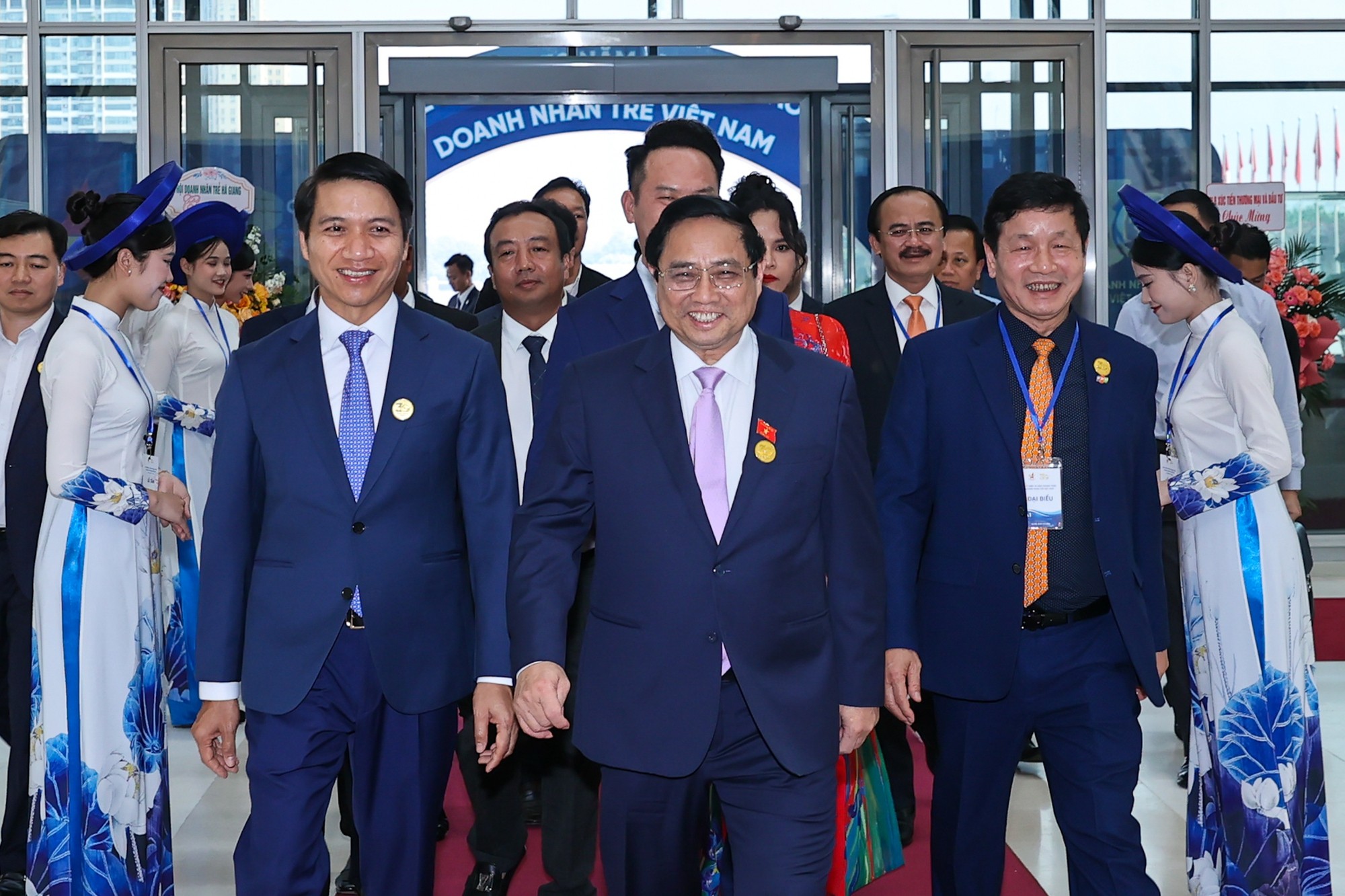 thu-tuong-pham-minh-chinh-1701097406.jpg