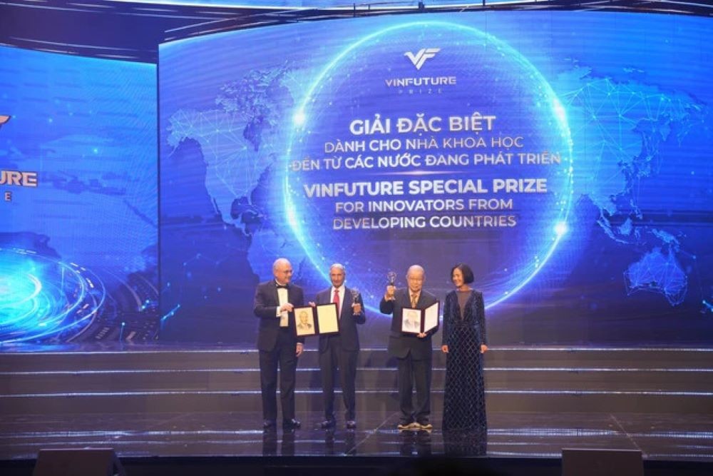 dac-biet-1703131441.jpg
