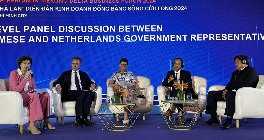 hop-tac-viet-nam-ha-lan-02-1711071218.jpg