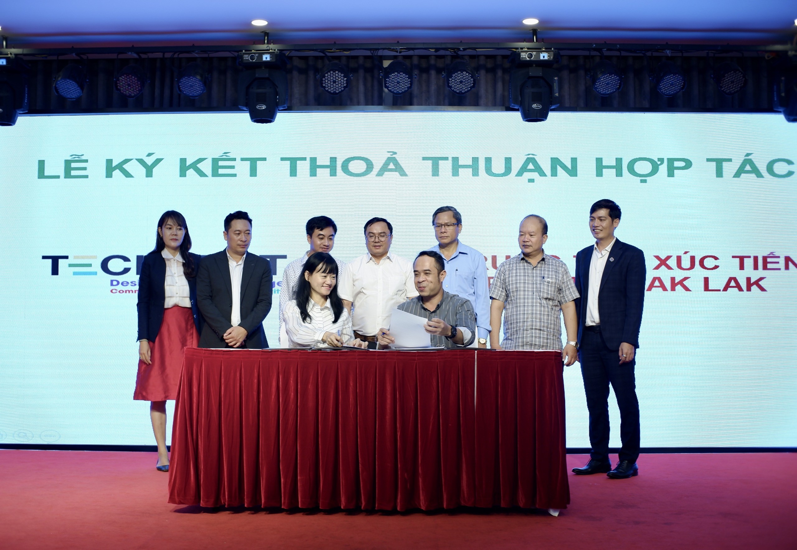 trung-tam-xuc-tien-thuong-mai-dau-tu-tinh-dak-lak-ky-ket-voi-lang-design-thinking-ve-ho-tro-khoi-nghiep-1712037953.jpg