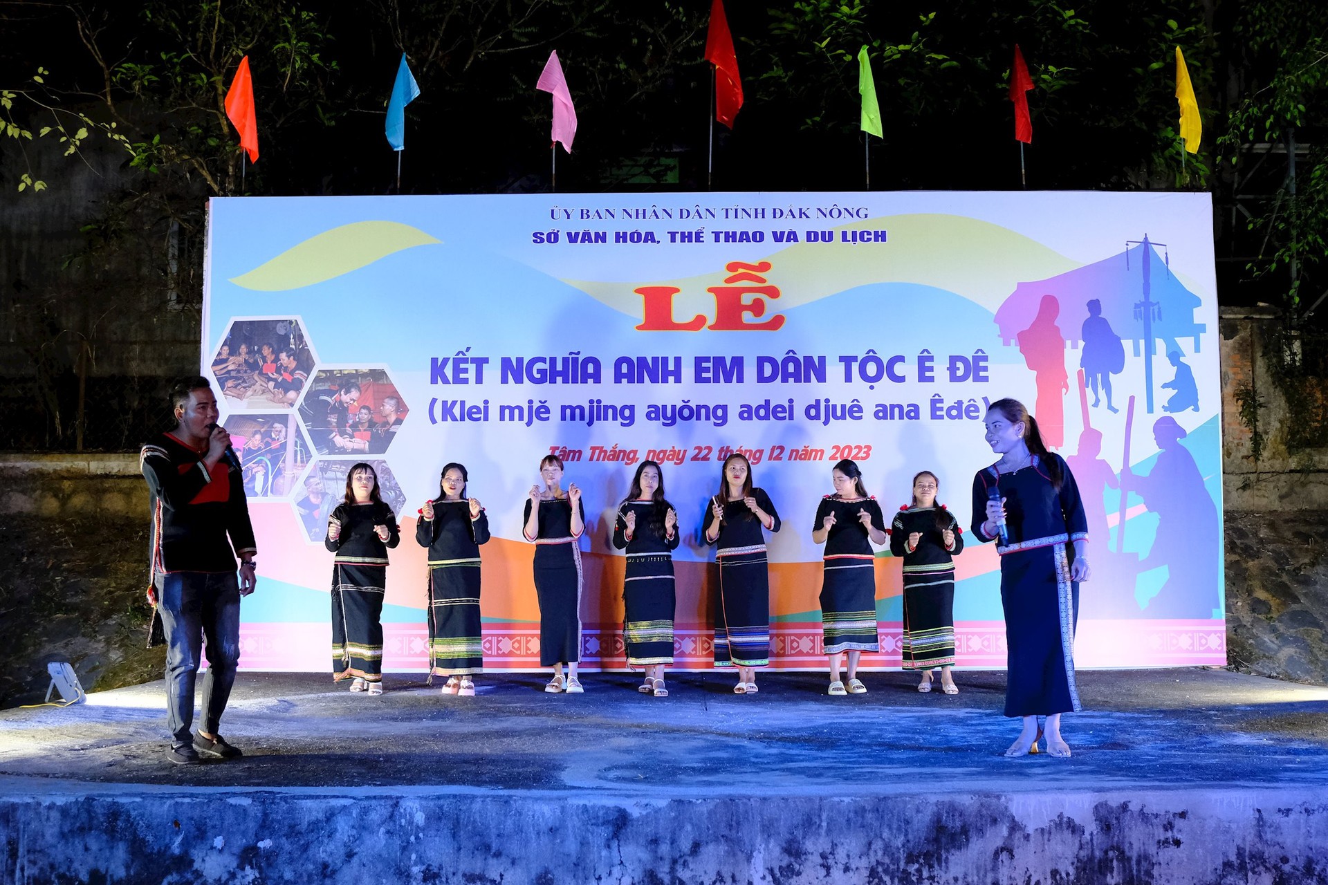 mot-so-le-hoi-truyen-thong-cua-nguoi-e-de-nhu-le-ket-nghia-anh-em-duoc-chinh-quyen-quan-tam-phuc-dung-va-bao-ton-1712151160.jpg