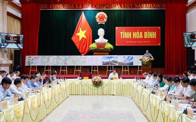 thu-tuong-lam-viec-tinh-hoa-binh-03-1713062645.jpg