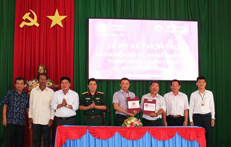 ubnd-xa-ea-yong-va-viettel-dak-lak-ky-ket-van-ban-phoi-hop-thuc-hien-mo-hinh-chinh-quyen-than-thien-1713616229.jpg