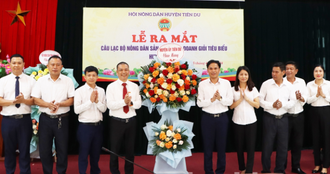 cau-lac-bo-nong-dan-san-xuat-kinh-doanh-gioi-1714115715.png