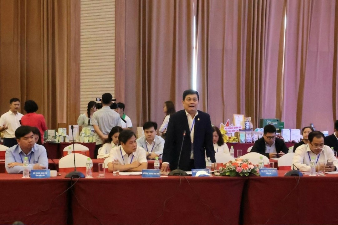 dai-dien-cong-ty-tnhh-mmtv-xuat-nhap-khau-29-neu-y-kien-ve-mot-so-van-de-kho-khan-vuong-mac-trong-hoat-dong-xuat-nhap-khau-1714131447.jpg