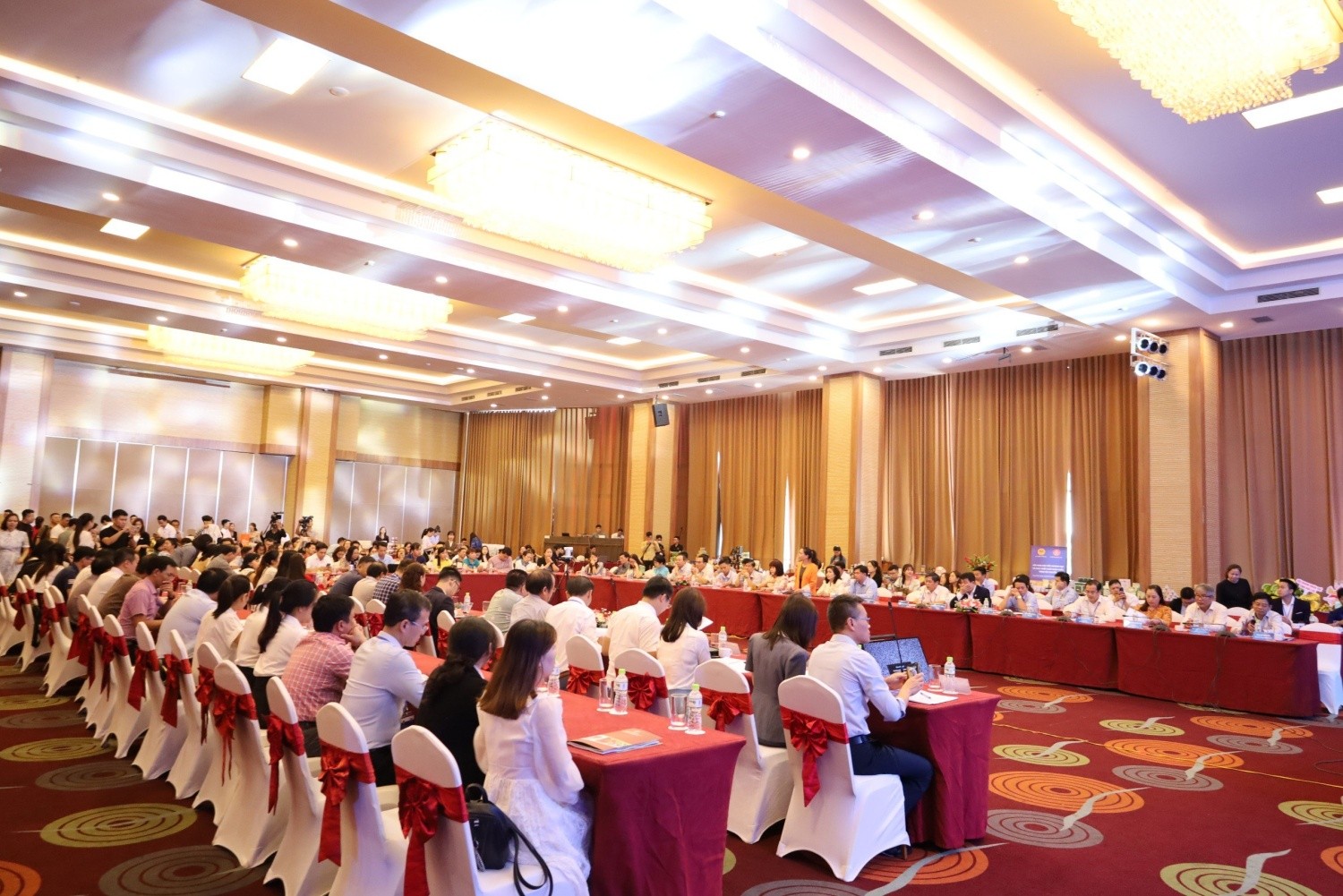 toan-canh-hoi-nghi-xuc-tien-thuong-mai-va-phat-trien-xuat-nhap-khau-vung-tay-nguyen-1714131572.jpg