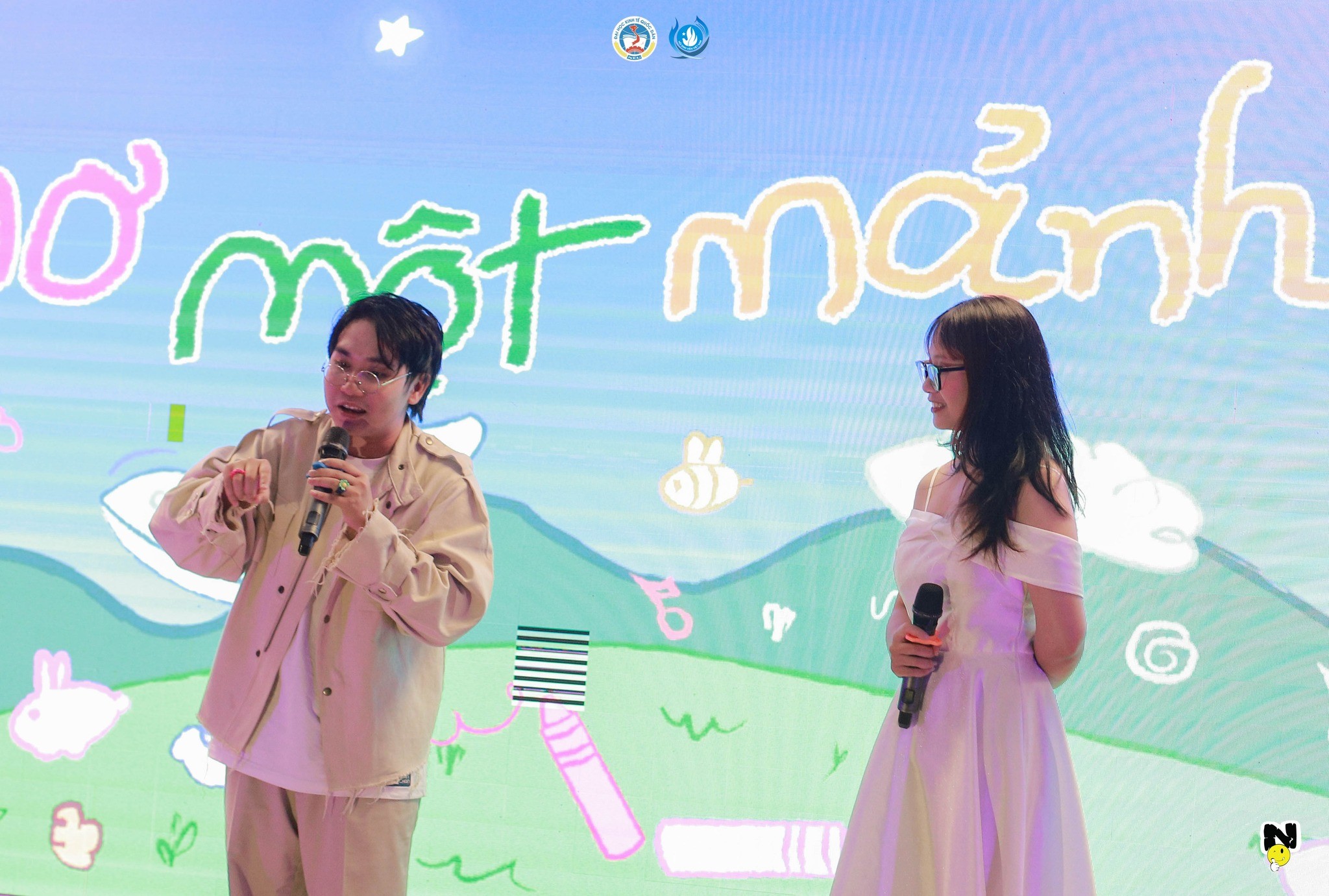 anh-4-chuong-trinh-trien-lam-liveshow-2023-mo-mot-manh-tho-1714180017.jpg