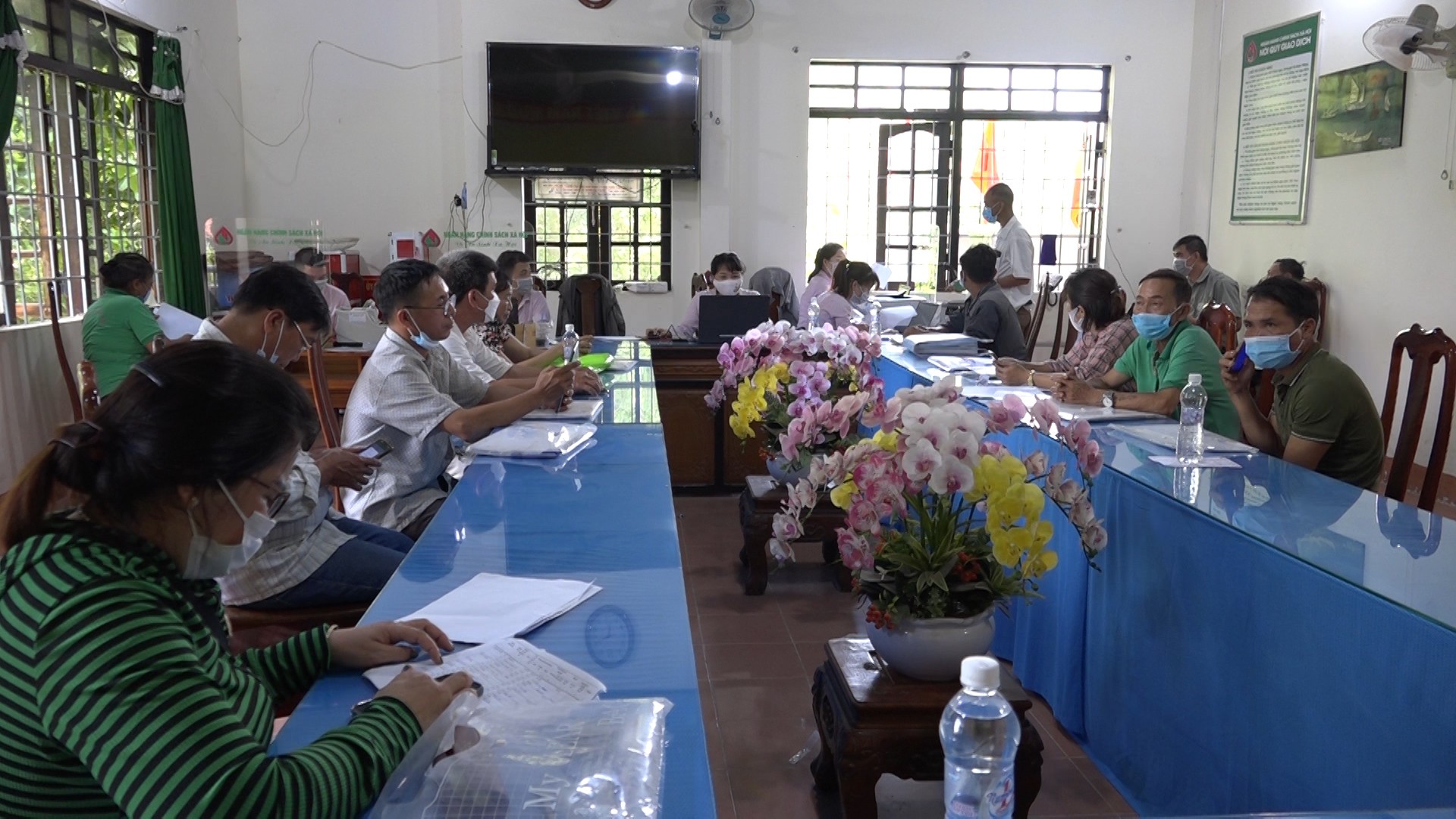 phong-giao-dich-ngan-hang-csxh-huyen-ea-sup-da-phoi-hop-co-hieu-qua-voi-dia-phuong-trong-viec-trien-khai-cac-chuong-trinh-tin-dung-csxh-1714279364.jpg