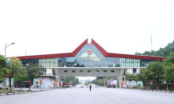 xuat-khau-hang-hoa-cua-khau-03-1714697003.jpg