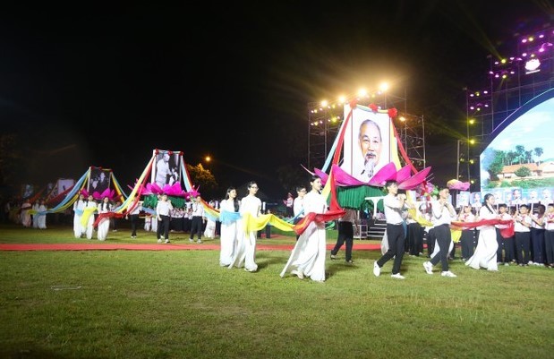le-hoi-lang-sen-2024-02-1715503941.jpg