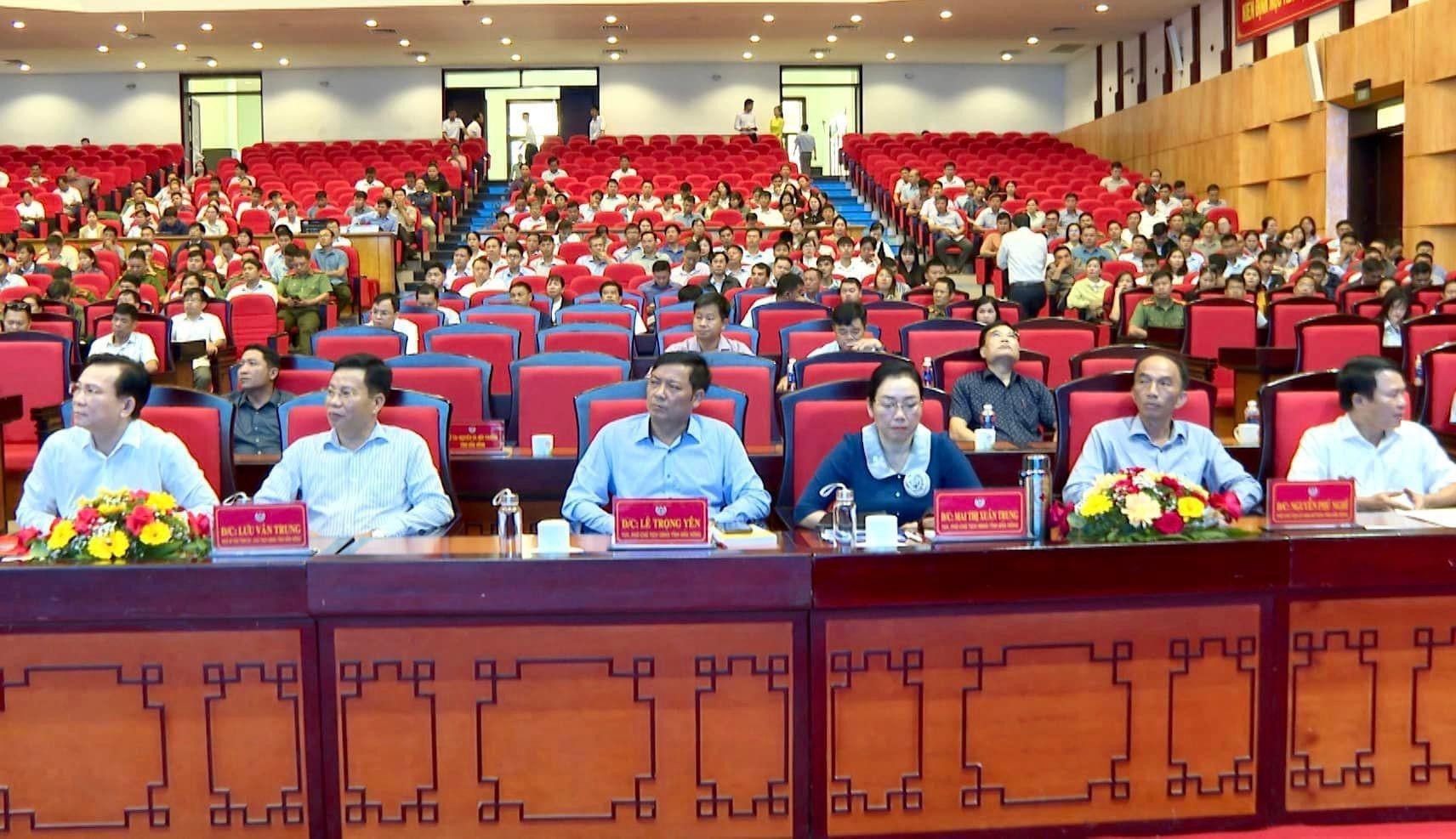 cac-lanh-dao-ubnd-tinh-dak-nong-co-mat-tai-hoi-nghi-tap-huan-1716280505.jpg