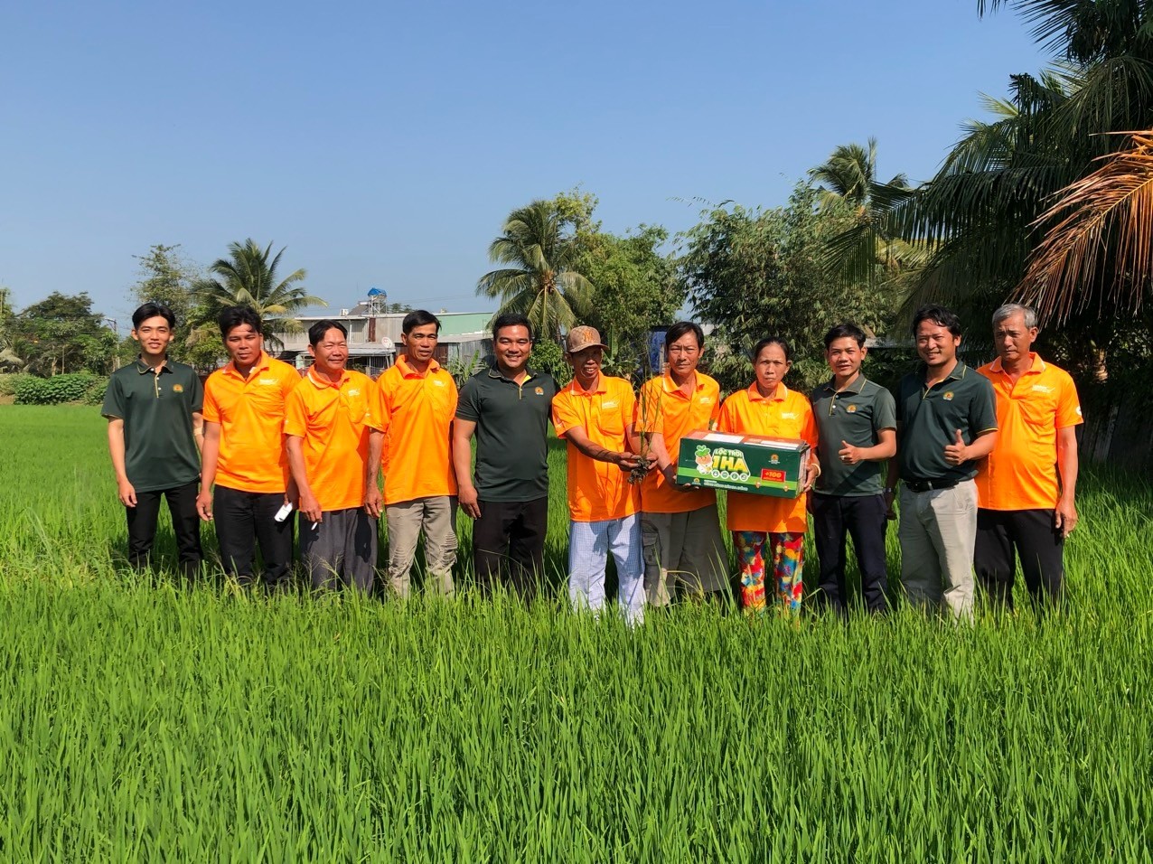 loc-troi-cung-nong-dan-ra-dong-va-ap-dung-bo-giai-phap-canh-tac-loc-troi-t1h-giup-nang-cao-hieu-qua-mua-vu-cho-ba-con-1716303947.JPG