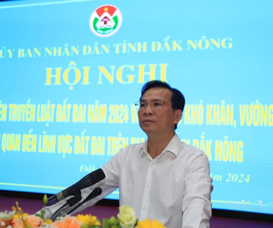 ong-ho-van-muoi-chu-tich-ubnd-tinh-dak-nong-phat-bieu-tai-hoi-nghi-tap-huan-luat-dat-dai-2024-1716280445.jpg