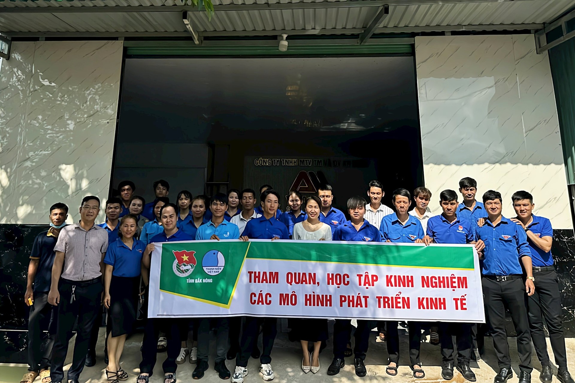 tinh-doan-dak-nong-to-chuc-cho-thanh-nien-tham-quan-hoc-hoi-kinh-nghiem-mo-hinh-phat-trien-kinh-te-cua-doanh-nghiep-tai-dia-phuong-1717054551.jpg