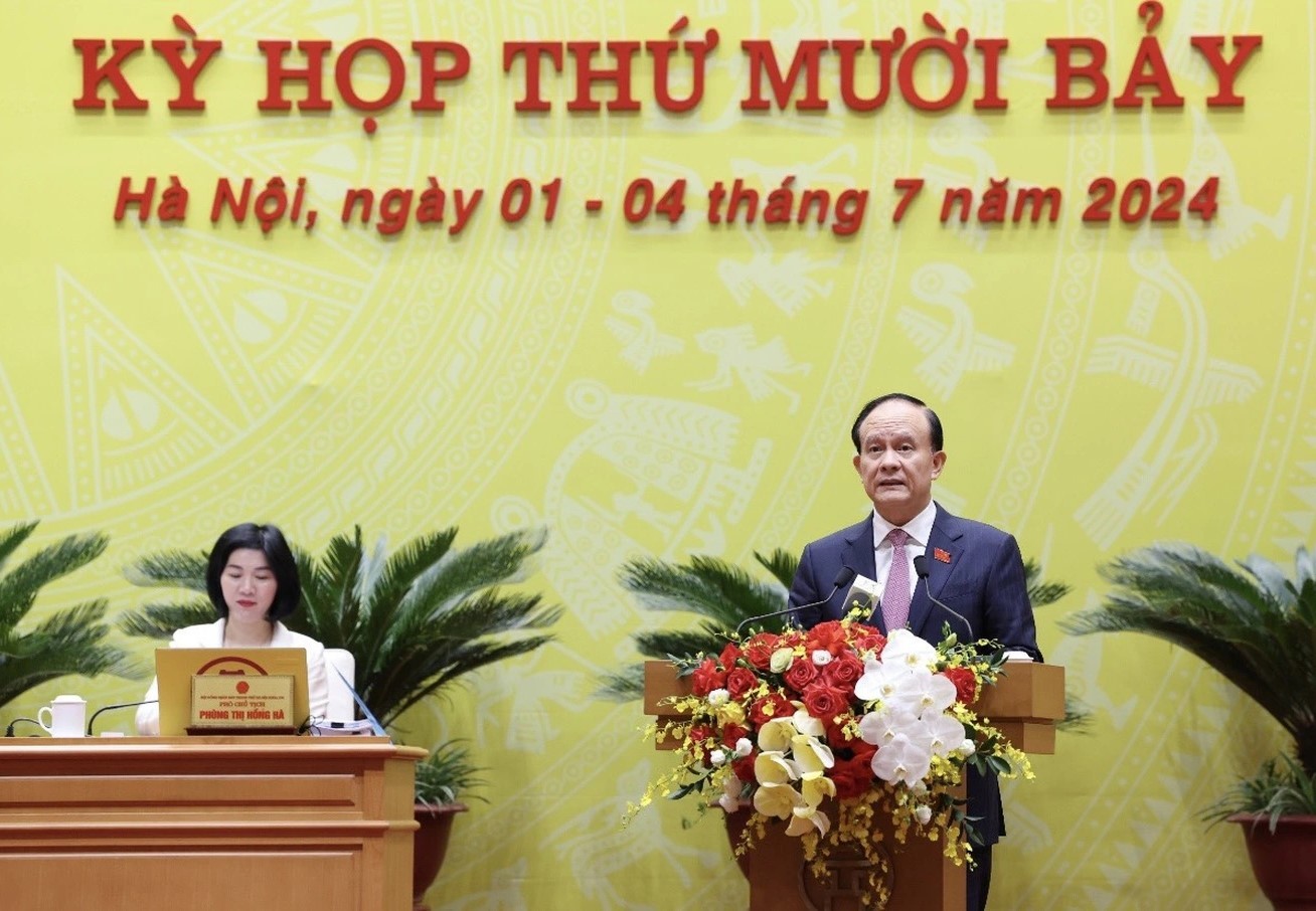 ha-noi-su-dung-xe-buyt-dien-2-1720099462.jpg