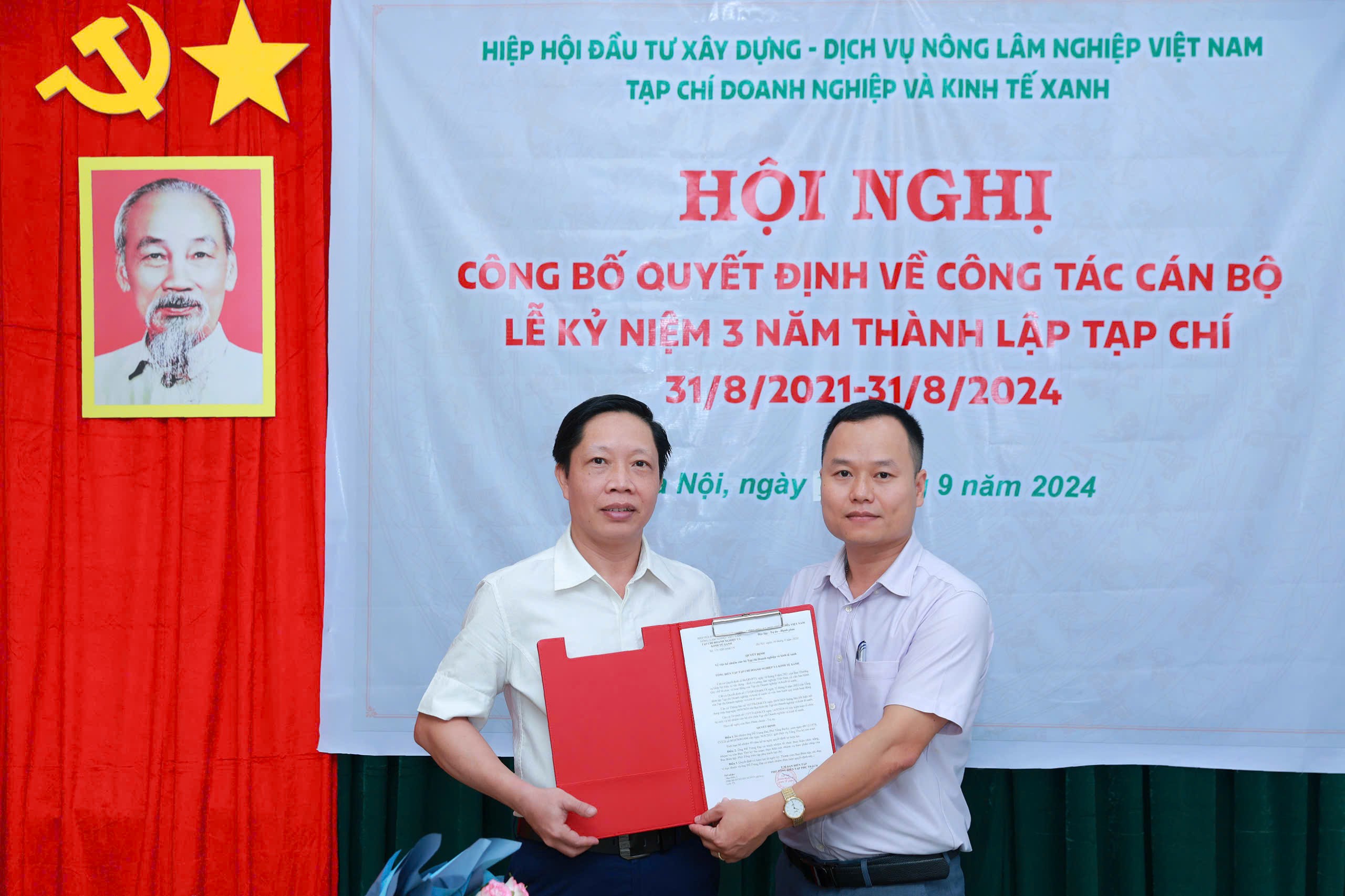 Tạp chí 10Lc88 Casino & Thể Thao Link Mới và Đăng nhập tài khoản thành viên LC88 xanh đã tổ chức lễ công bố quyết định bổ nhiệm lãnh đạo chủ chốt. Ảnh Anh Đức