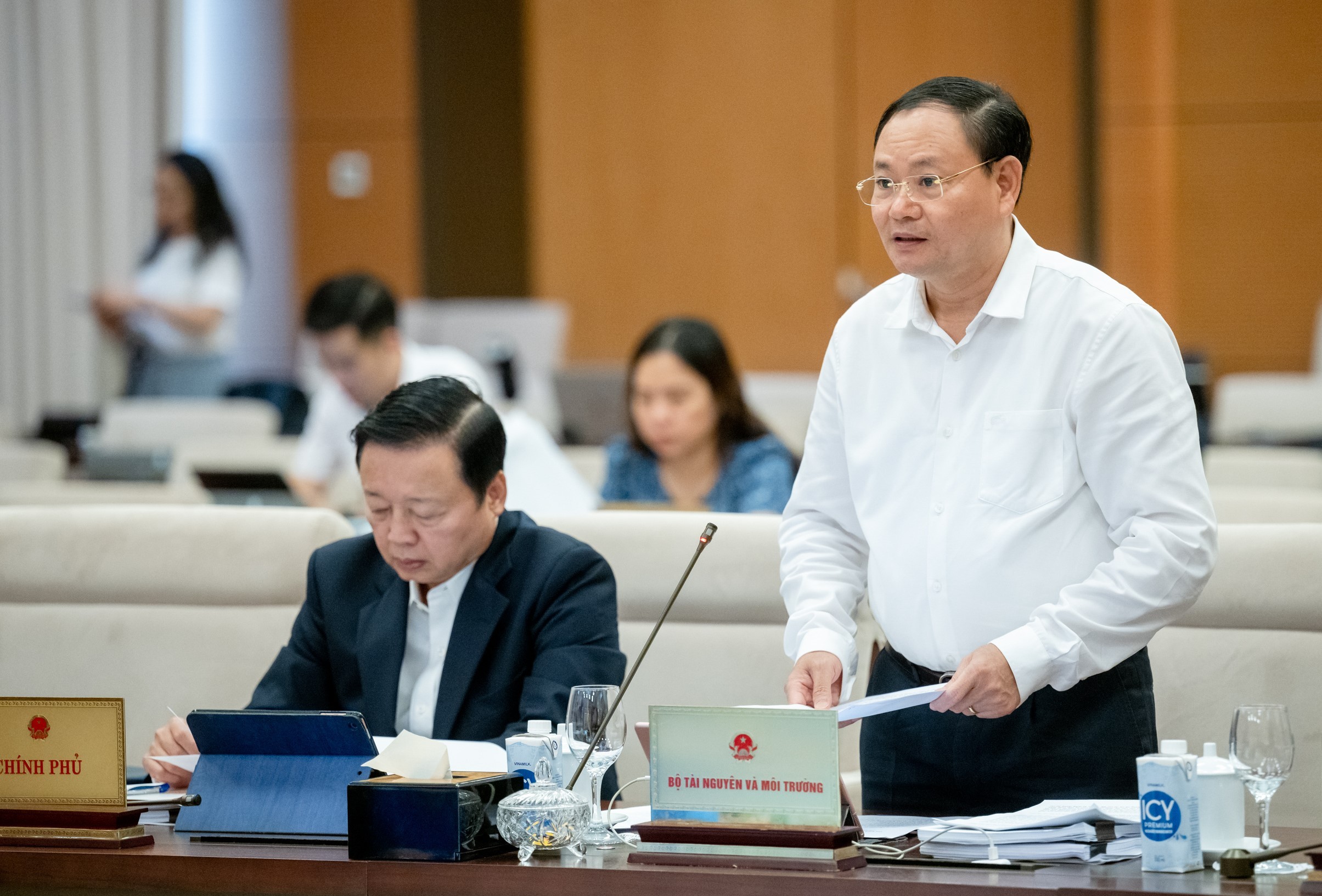 quoc-hoi-hop-quy-hoach-dat-2-1728570177.jpg