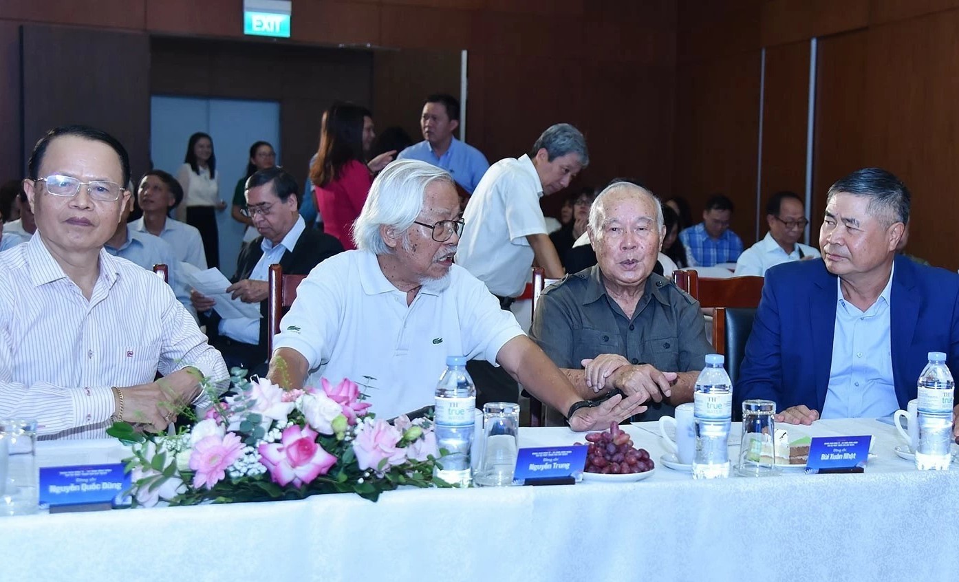 ngoai-giao-kinh-te-4-1728915829.jpg
