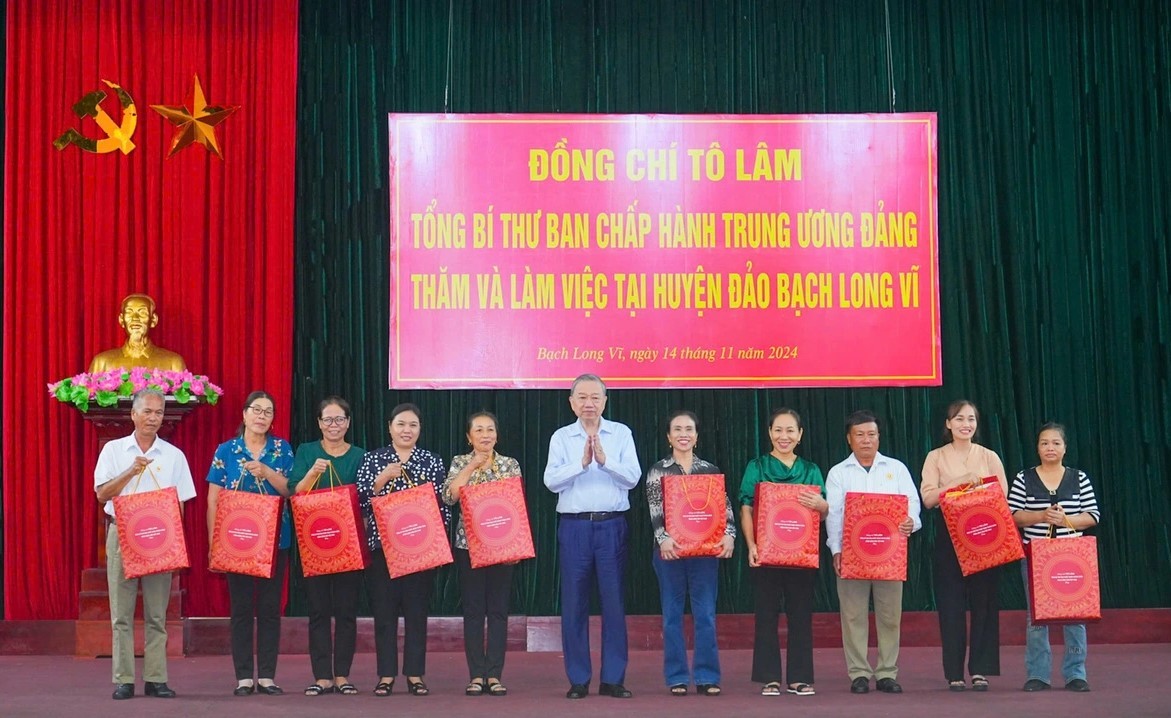 tong-bi-thu-tham-dao-bach-long-vi-6-1731567856.jpg