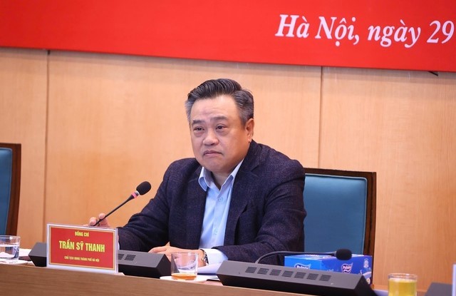 chu-tich-ha-noi-doi-thoai-voi-nong-dan-3-1732885858.jpg